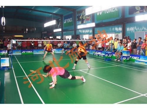 聚氨酯運(yùn)動(dòng)球場(chǎng)地坪